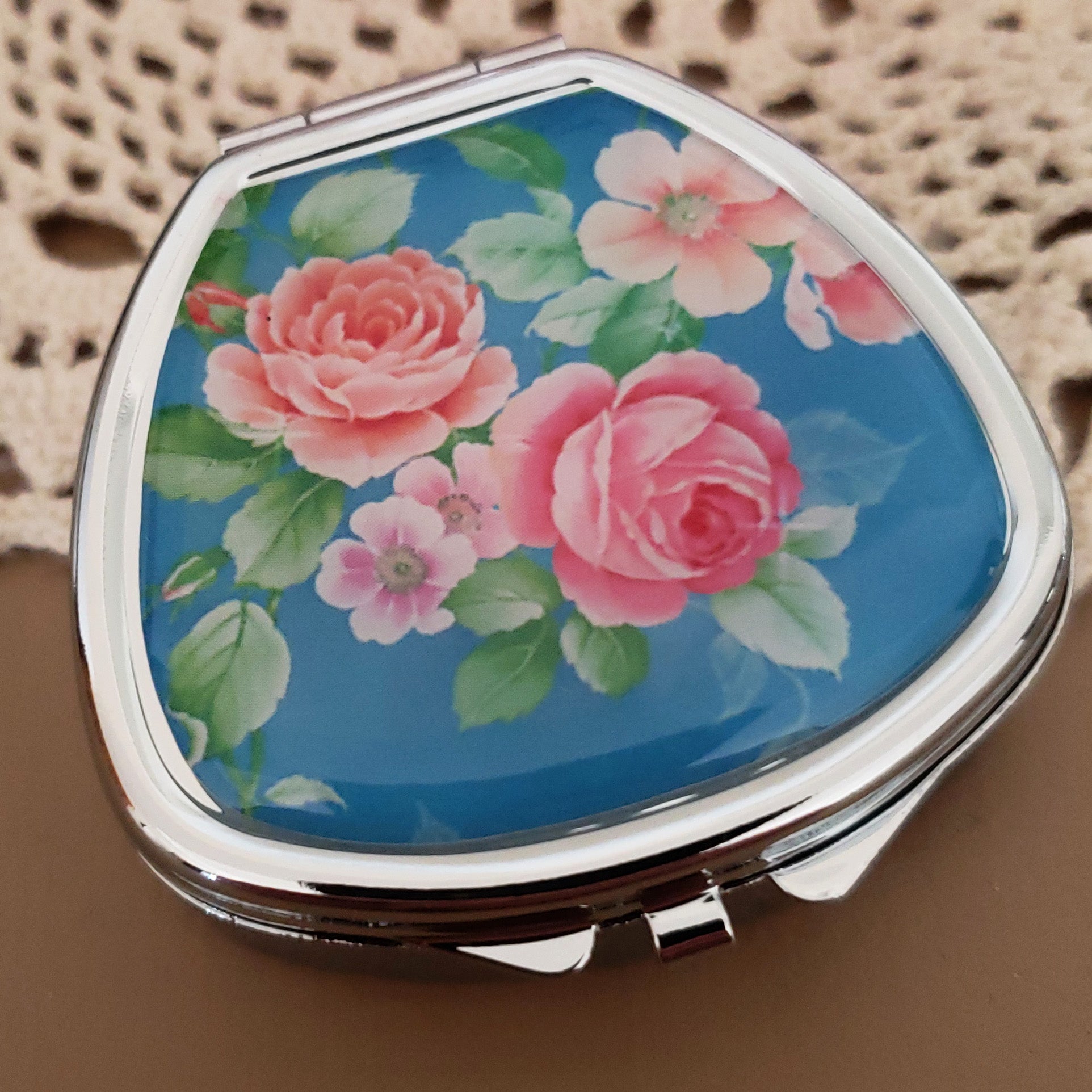 Designer Pill Box by Houder - Decorative Pill Case with Gift Box - Carry  Your Meds in Style (Blue Butterfly)